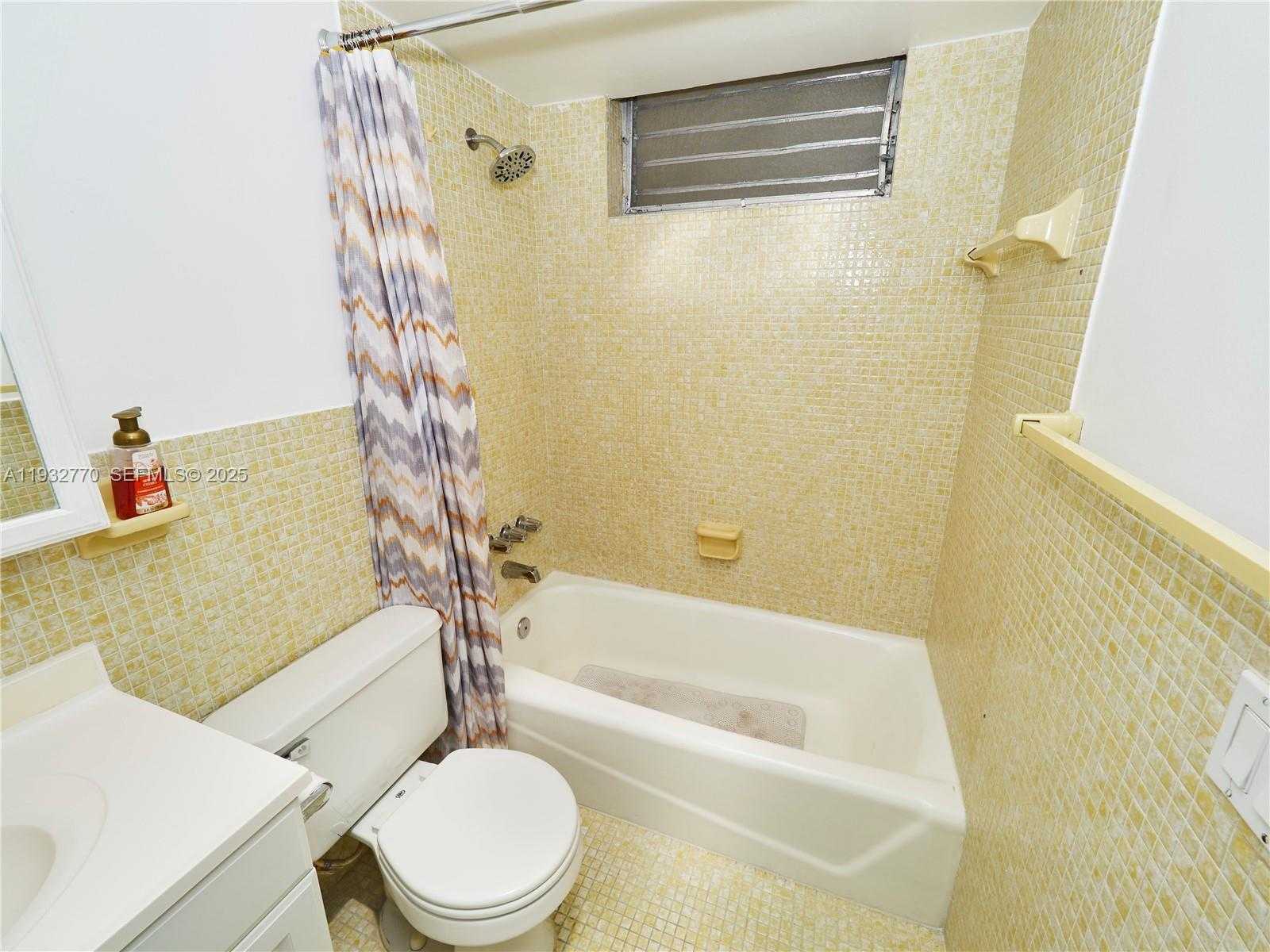 Small Image of 2861 LEONARD DR #F412, Aventura Number 23