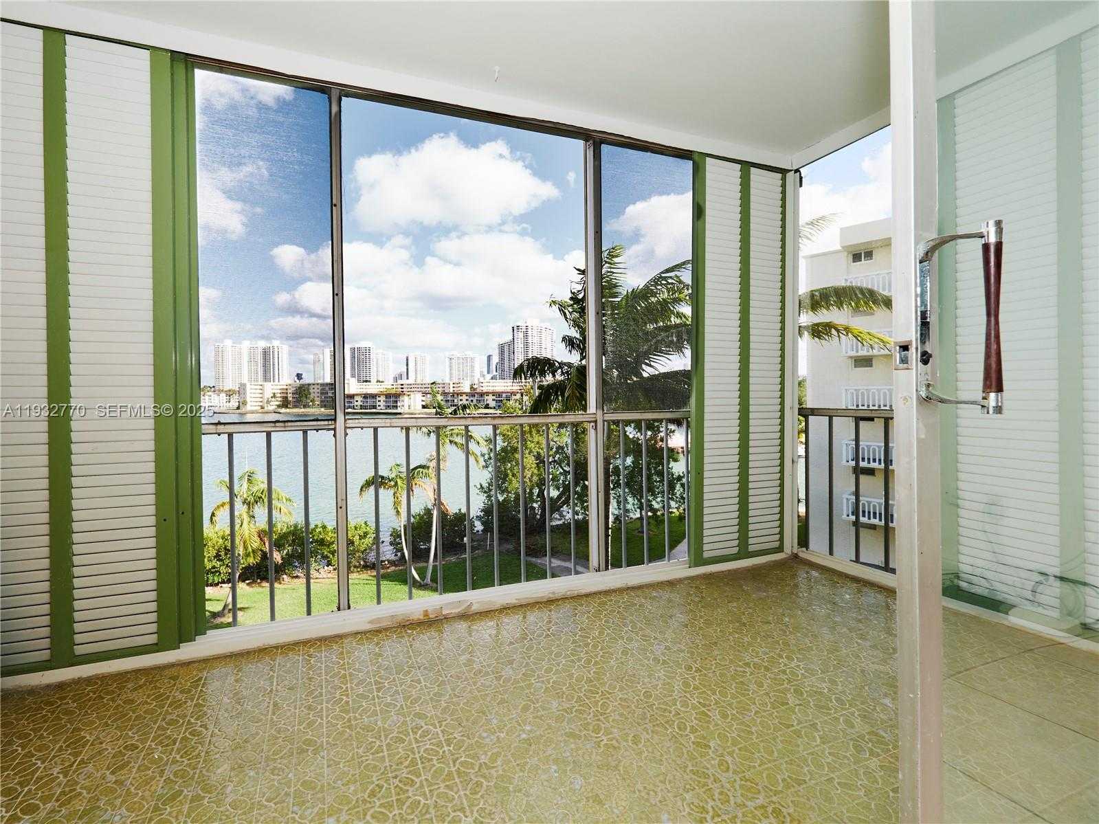 Small Image of 2861 LEONARD DR #F412, Aventura Number 26