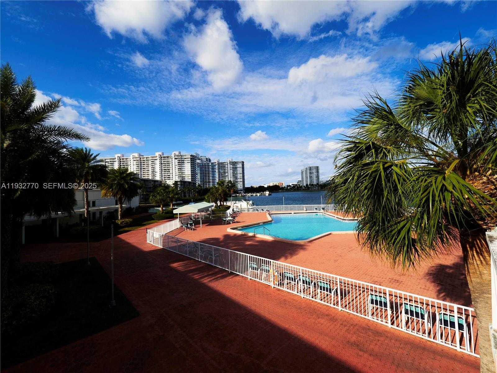 Small Image of 2861 LEONARD DR #F412, Aventura Number 36