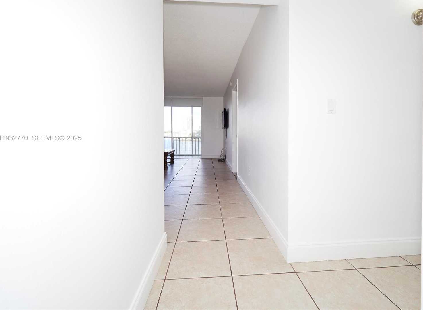 Small Image of 2861 LEONARD DR #F412, Aventura Number 4