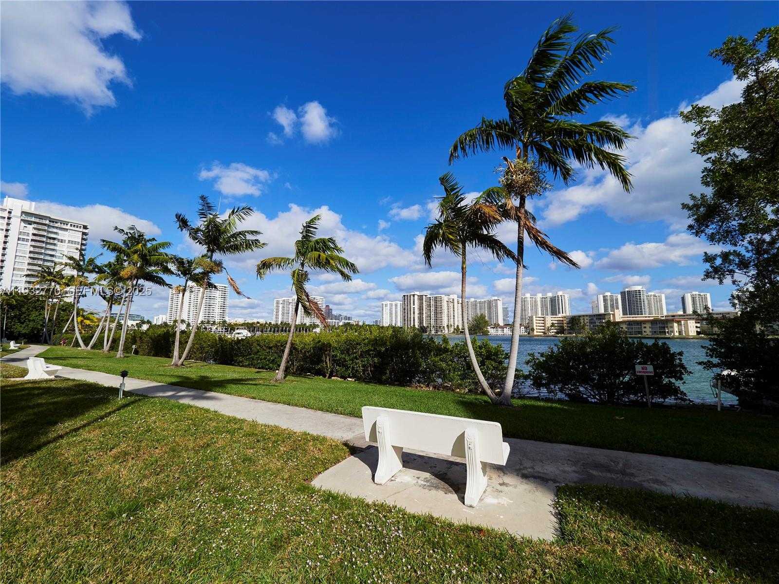 Small Image of 2861 LEONARD DR #F412, Aventura Number 47