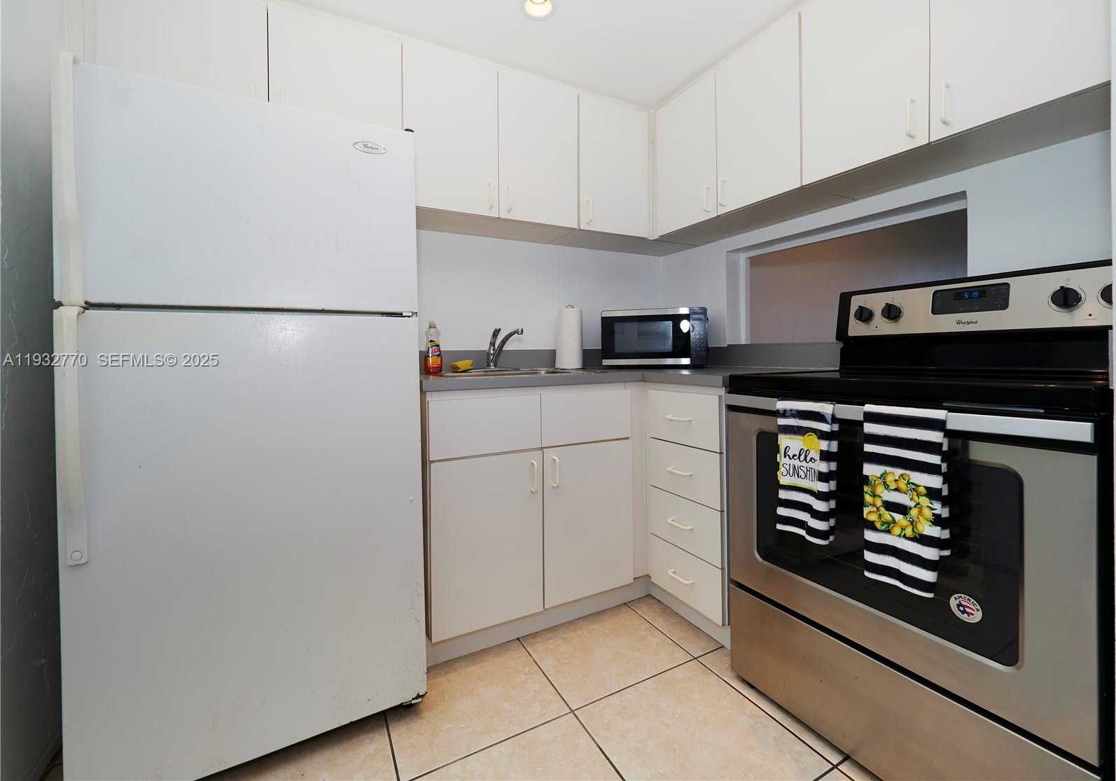 Small Image of 2861 LEONARD DR #F412, Aventura Number 7