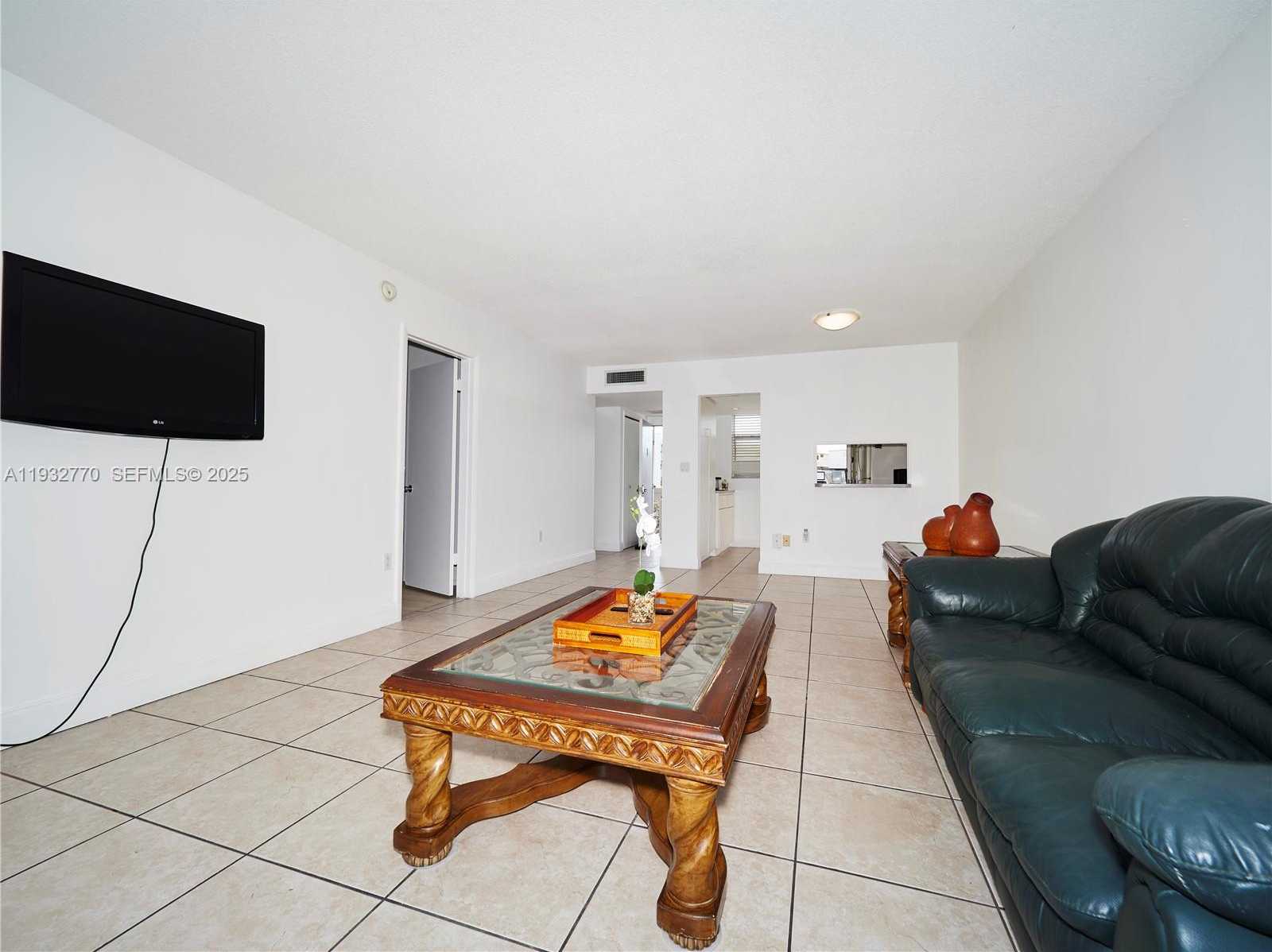 Small Image of 2861 LEONARD DR #F412, Aventura Number 8