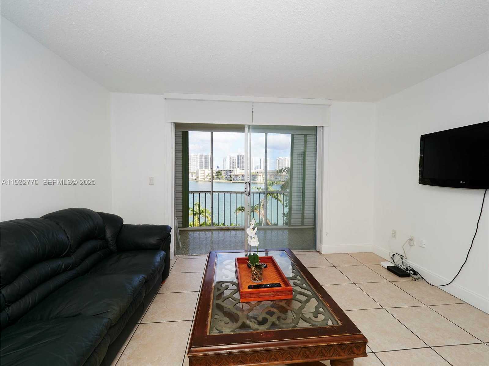 Small Image of 2861 LEONARD DR #F412, Aventura Number 9