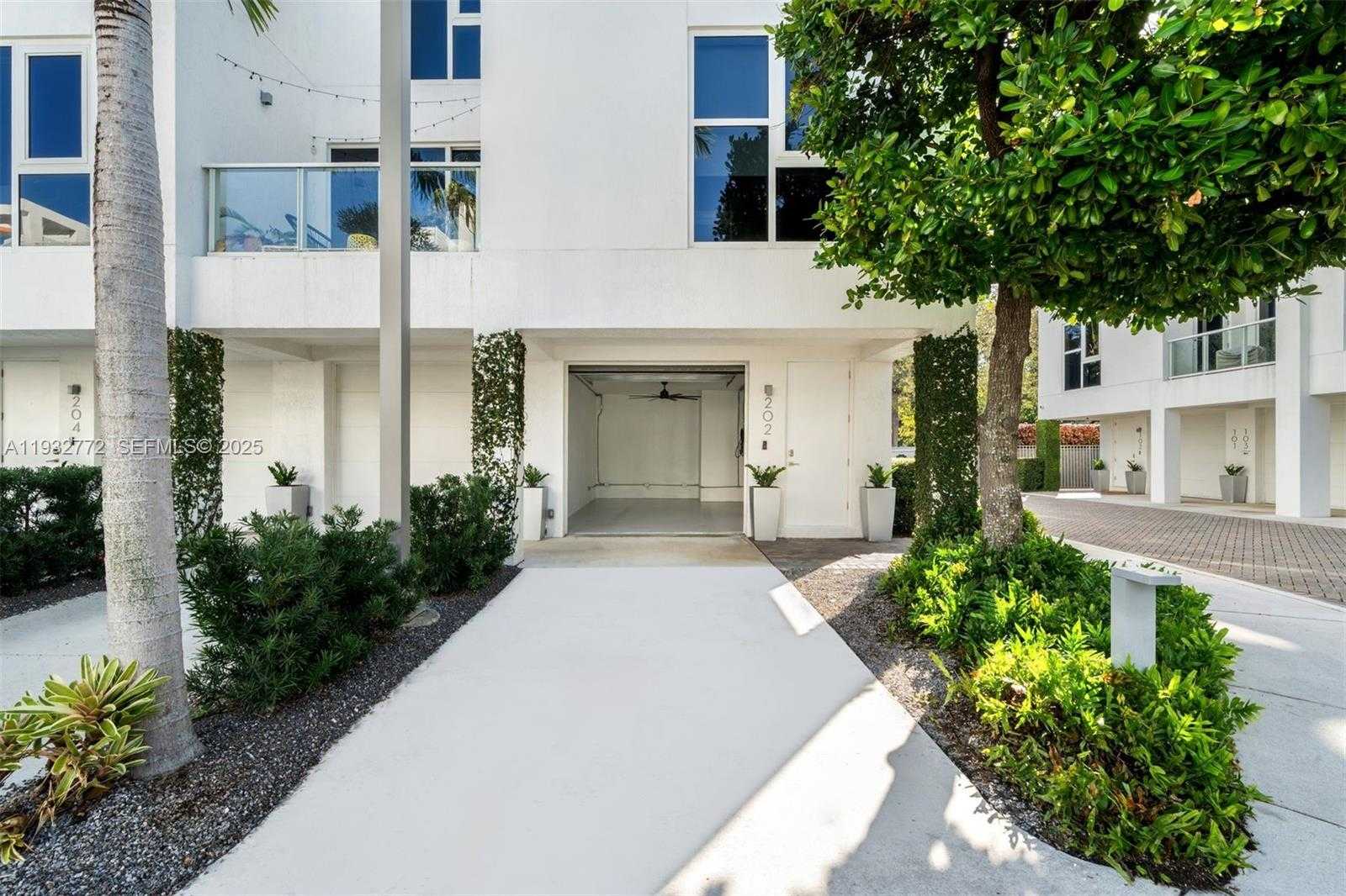 Small Image of 455 NORTH EAST 39TH ST #202, Miami Number 10