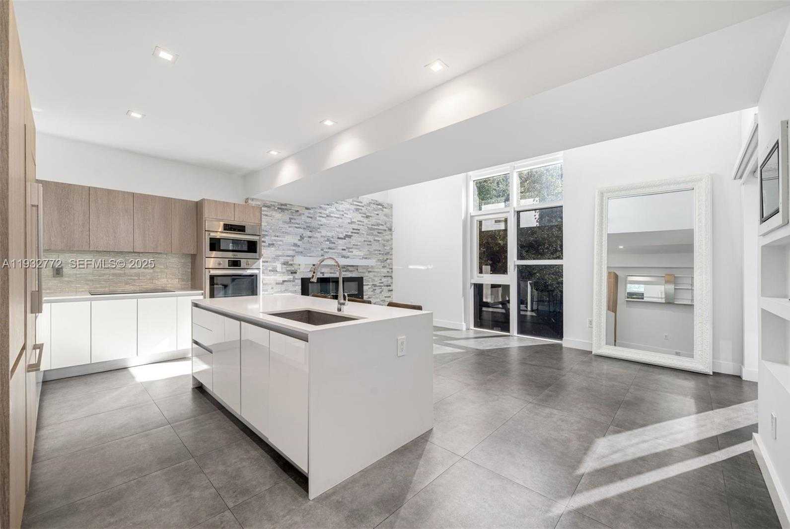 Small Image of 455 NORTH EAST 39TH ST #202, Miami Number 15