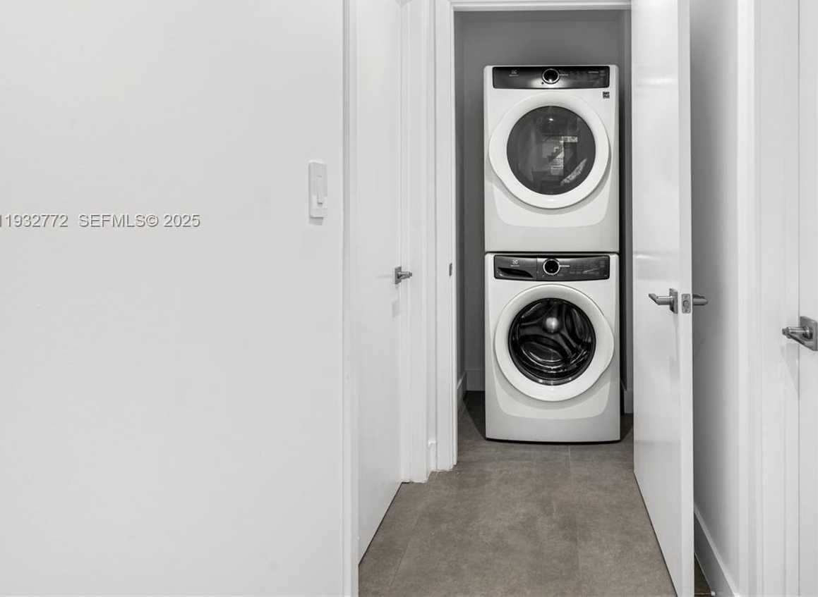 Small Image of 455 NORTH EAST 39TH ST #202, Miami Number 33