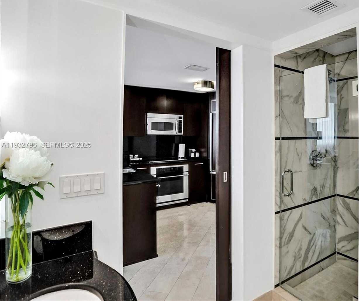 Small Image of 4391 COLLINS AVE #1514, Miami Beach Number 15