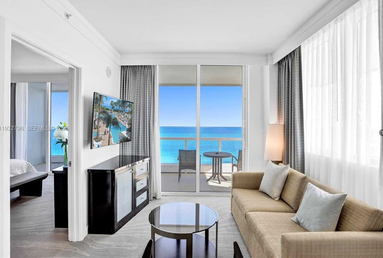 Small Image of 4391 COLLINS AVE #1514, Miami Beach Number 3