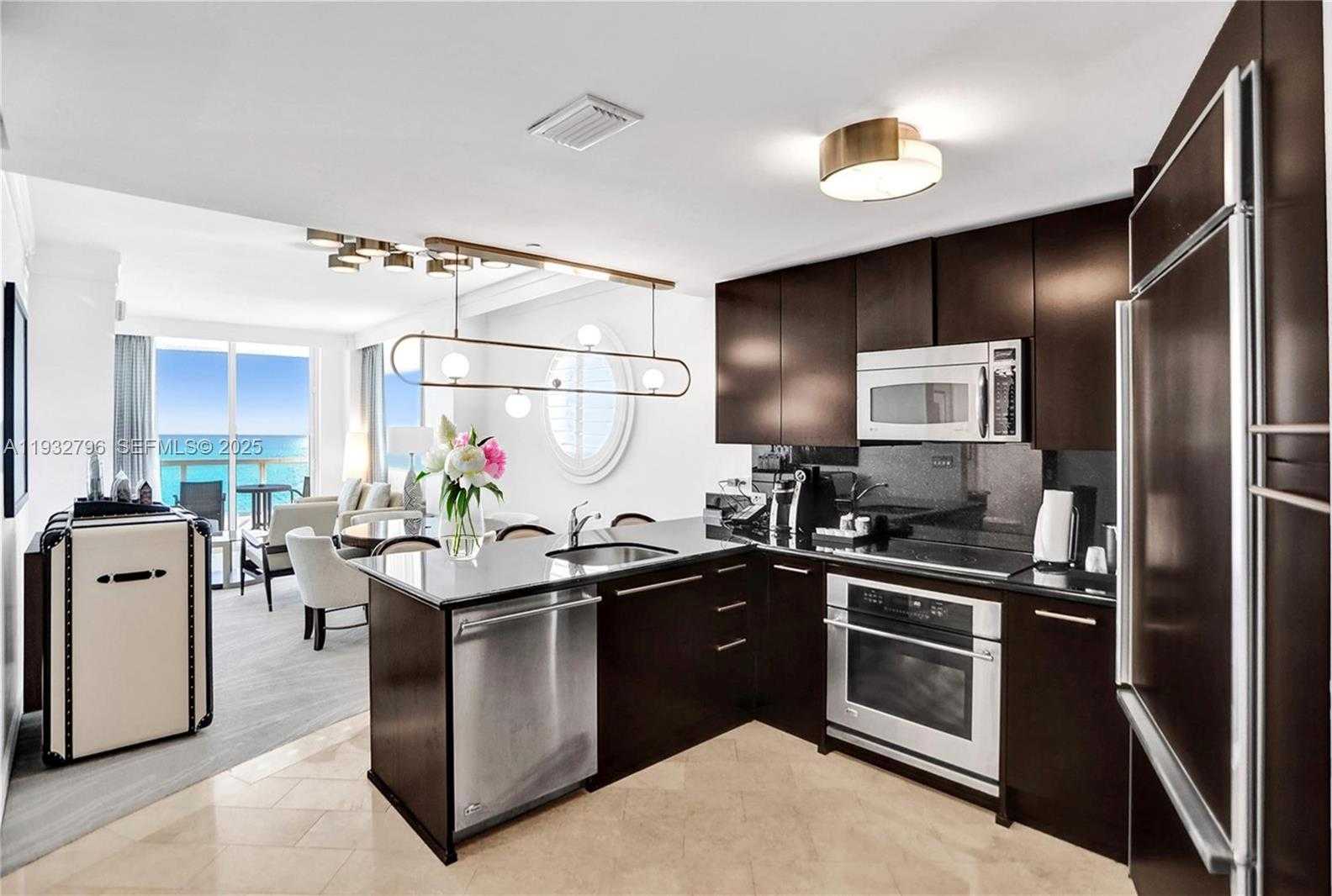 Small Image of 4391 COLLINS AVE #1514, Miami Beach Number 5