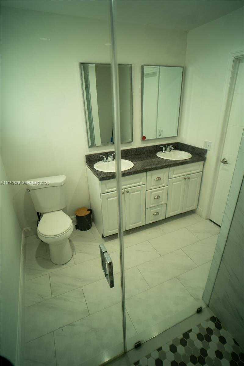 Small Image of 2524 SOUTH WEST 112TH AVE, Miami Number 17