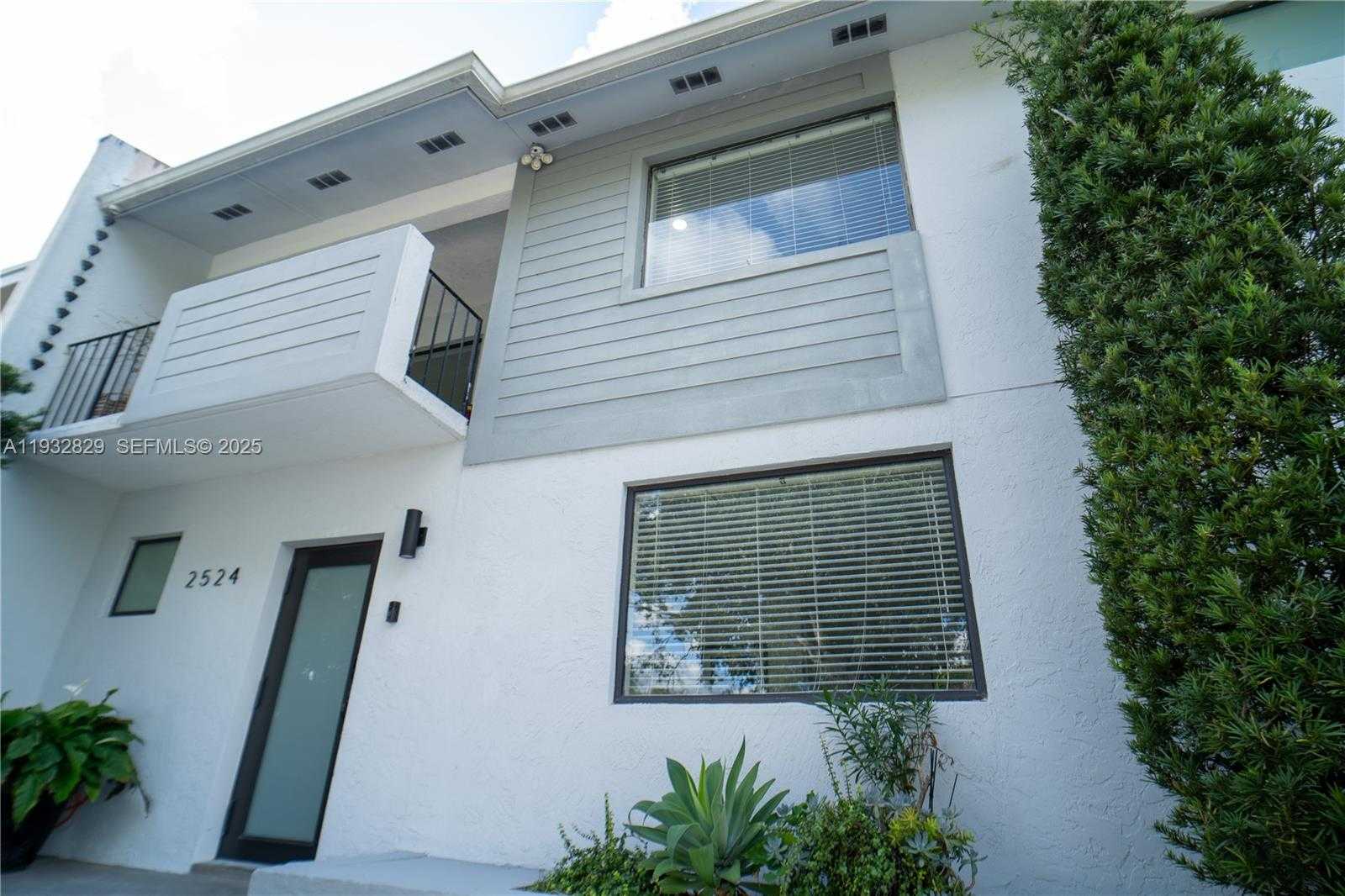 Small Image of 2524 SOUTH WEST 112TH AVE, Miami Number 24