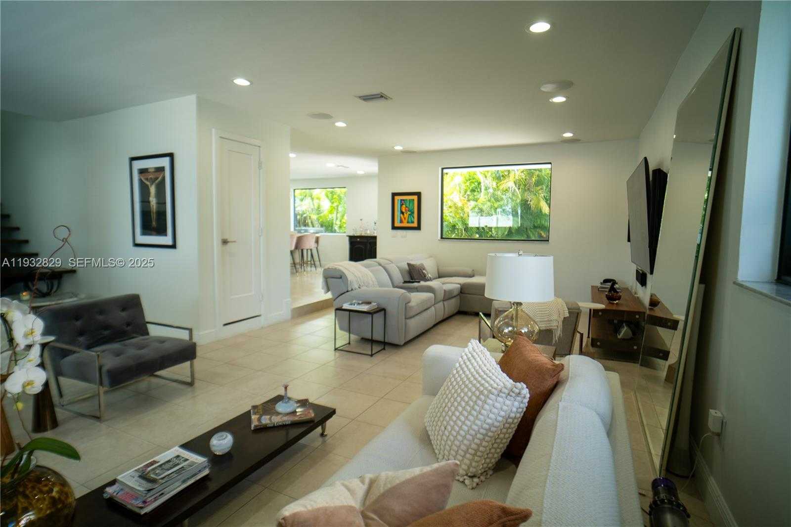 Small Image of 2524 SOUTH WEST 112TH AVE, Miami Number 3