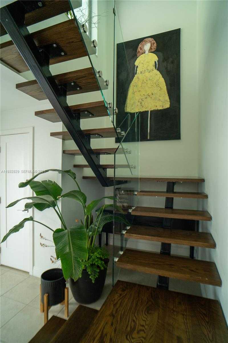 Small Image of 2524 SOUTH WEST 112TH AVE, Miami Number 8