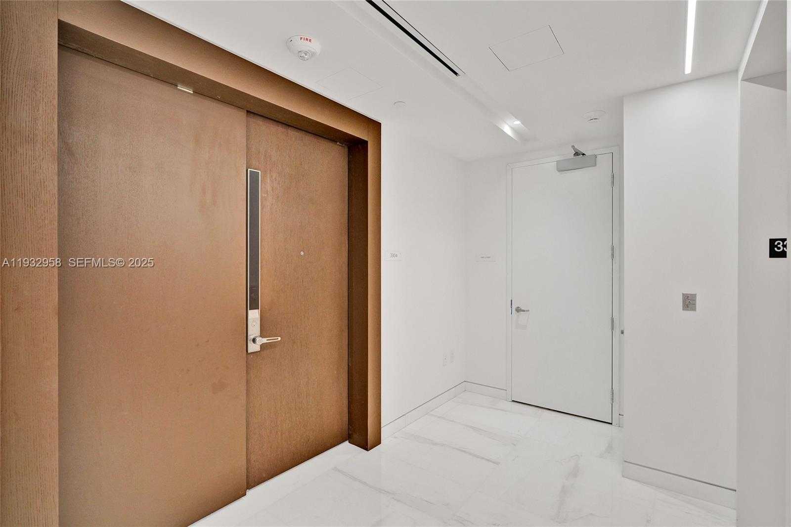 Small Image of 300 BISCAYNE BOULEVARD WAY #3304C, Miami Number 23