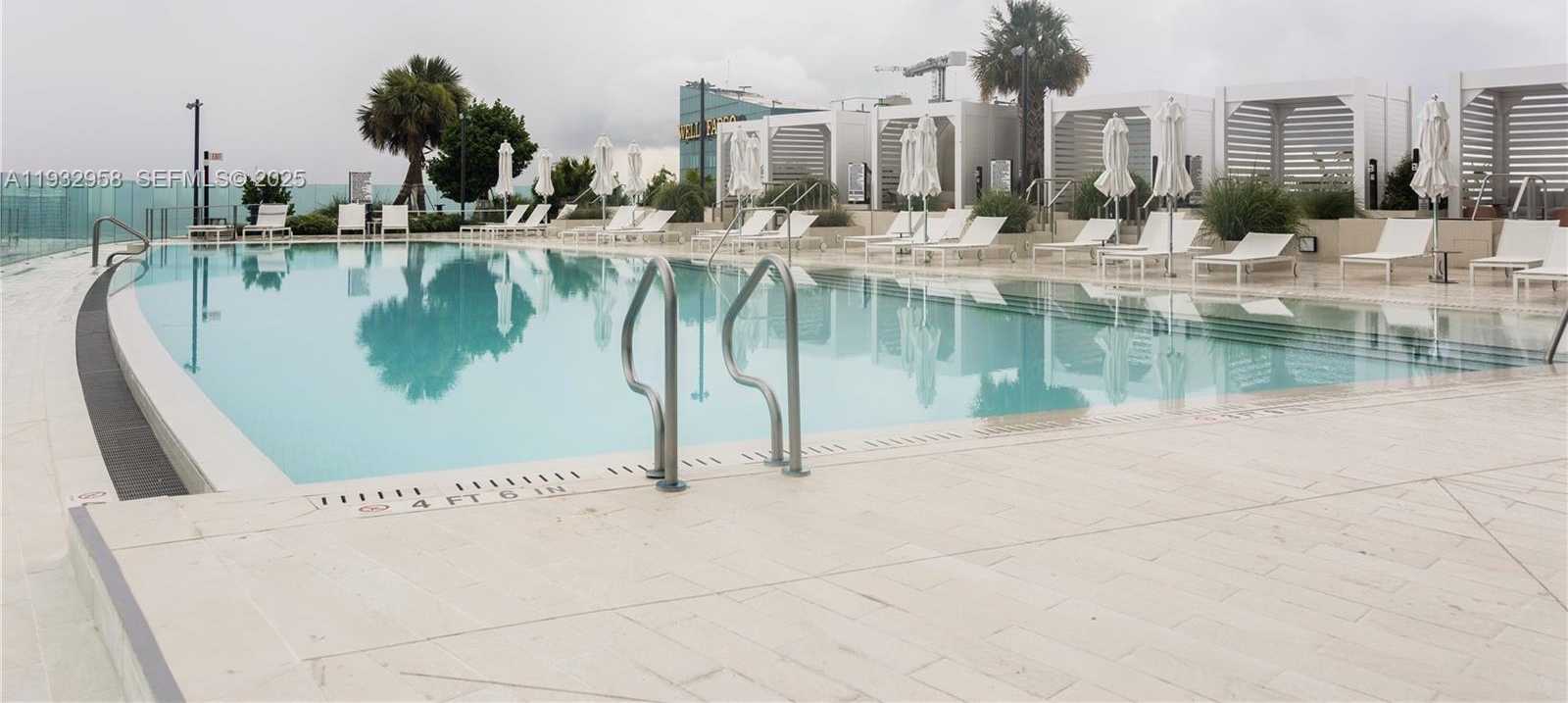 Small Image of 300 BISCAYNE BOULEVARD WAY #3304C, Miami Number 25