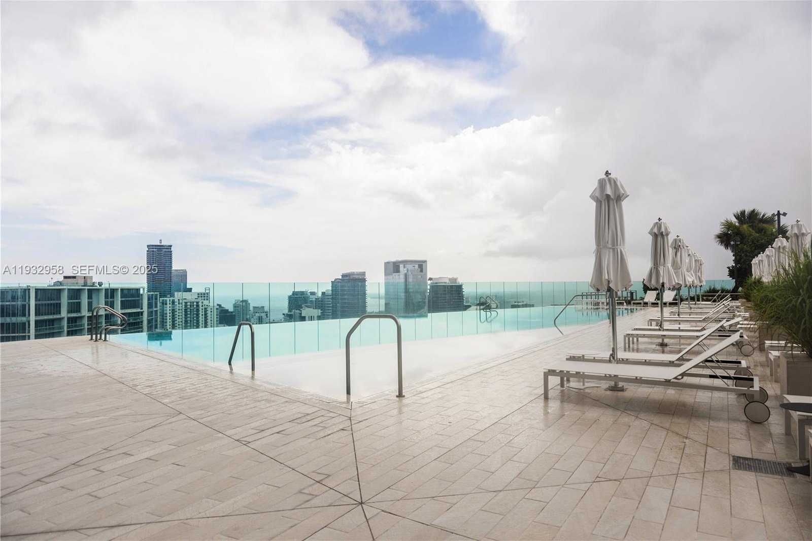 Small Image of 300 BISCAYNE BOULEVARD WAY #3304C, Miami Number 26