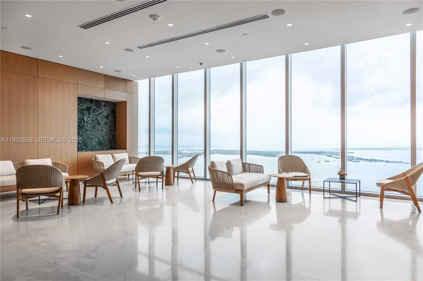 Small Image of 300 BISCAYNE BOULEVARD WAY #3304C, Miami Number 27