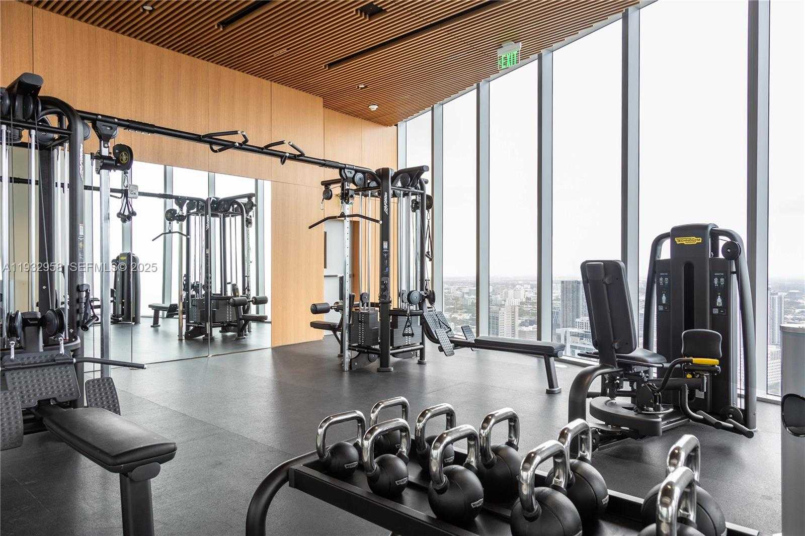 Small Image of 300 BISCAYNE BOULEVARD WAY #3304C, Miami Number 30