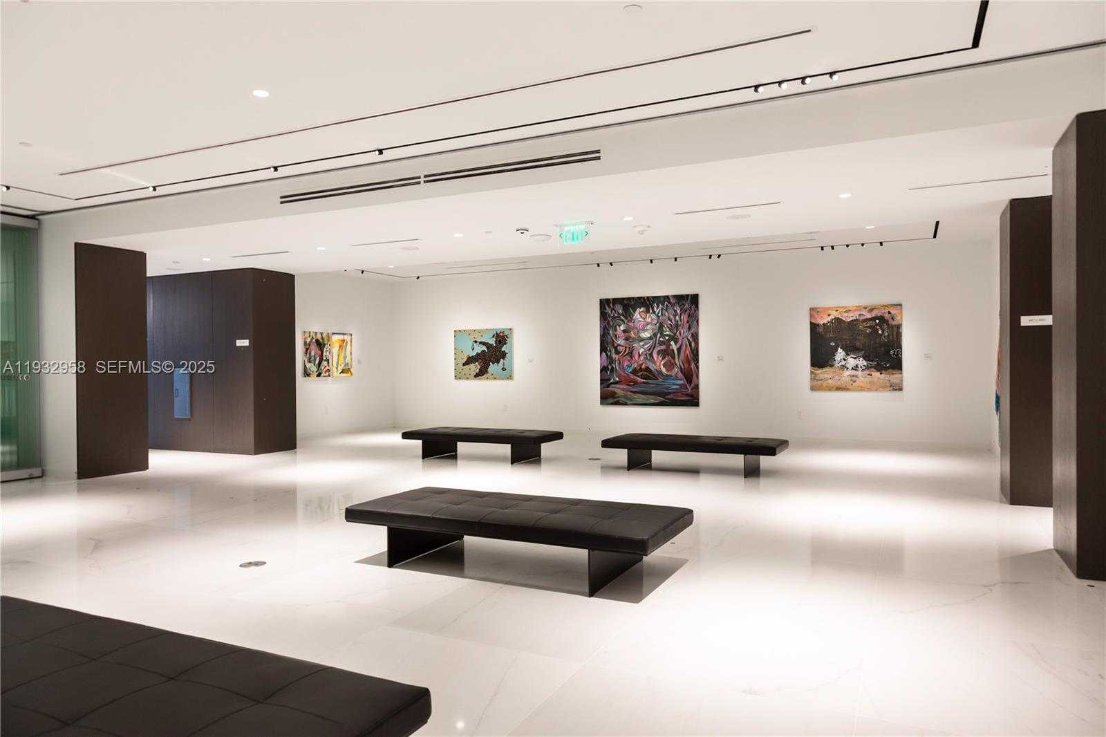 Small Image of 300 BISCAYNE BOULEVARD WAY #3304C, Miami Number 36