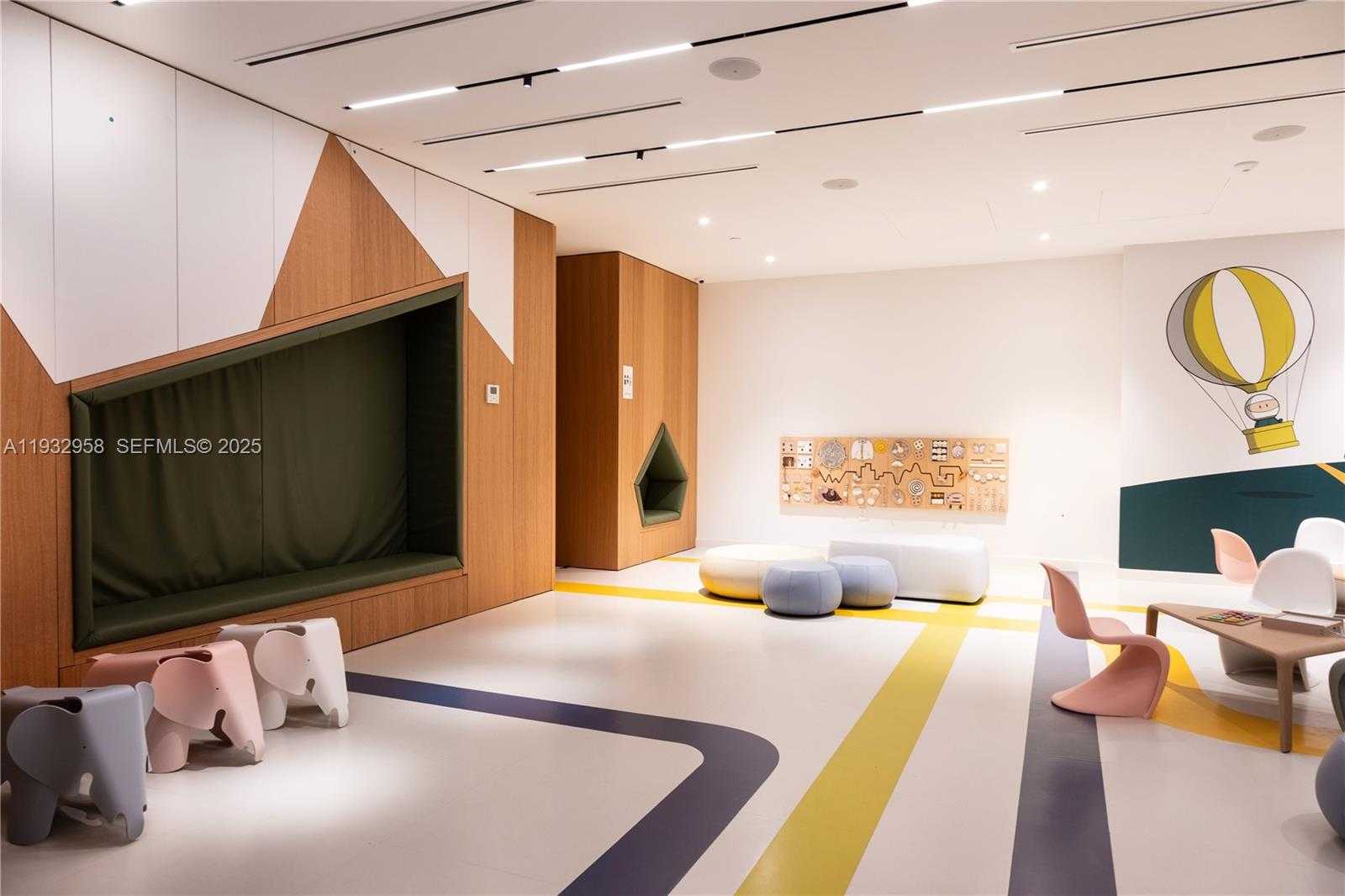 Small Image of 300 BISCAYNE BOULEVARD WAY #3304C, Miami Number 37