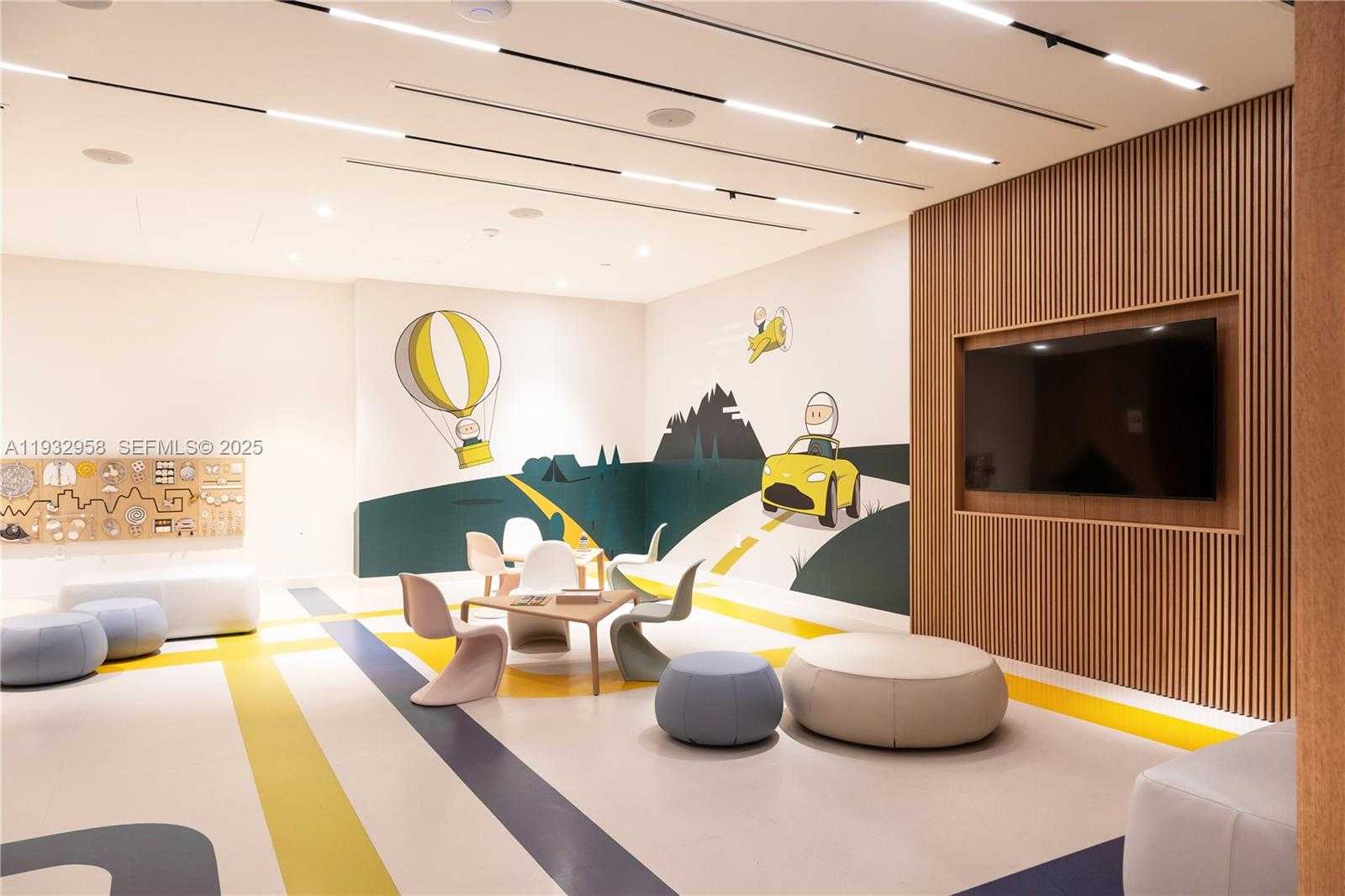 Small Image of 300 BISCAYNE BOULEVARD WAY #3304C, Miami Number 38