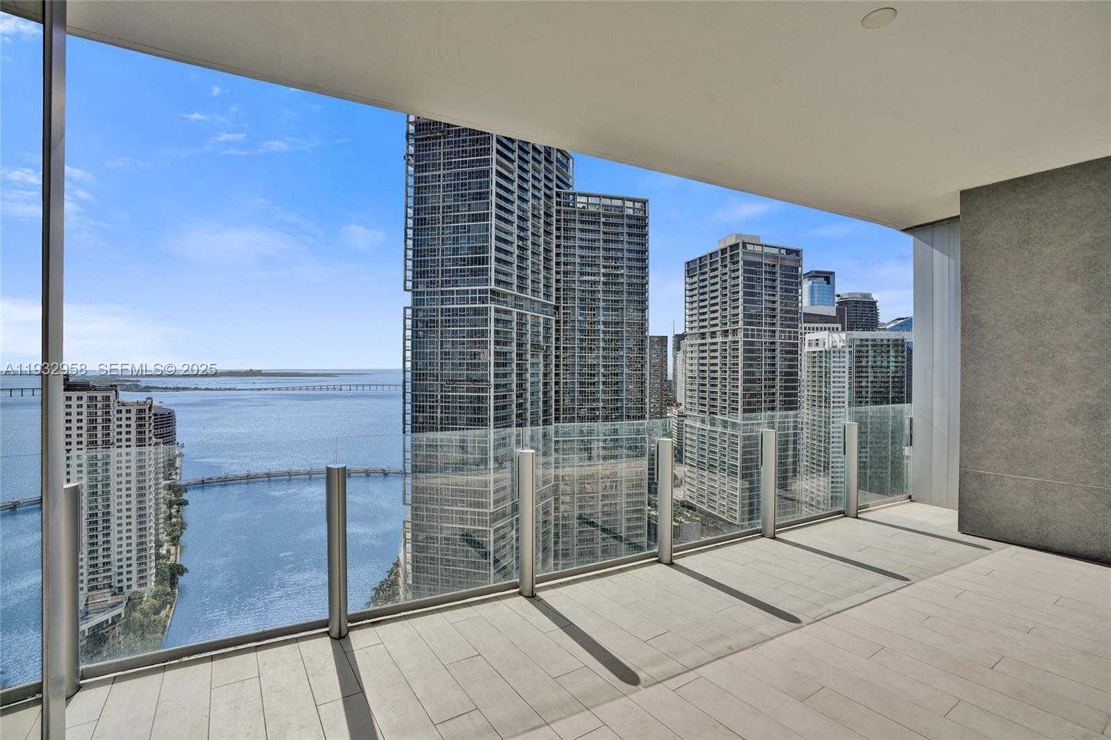 Small Image of 300 BISCAYNE BOULEVARD WAY #3304C, Miami Number 9
