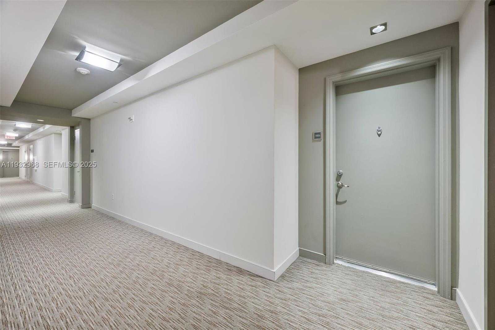 Small Image of 951 BRICKELL AVE #1806, Miami Number 31