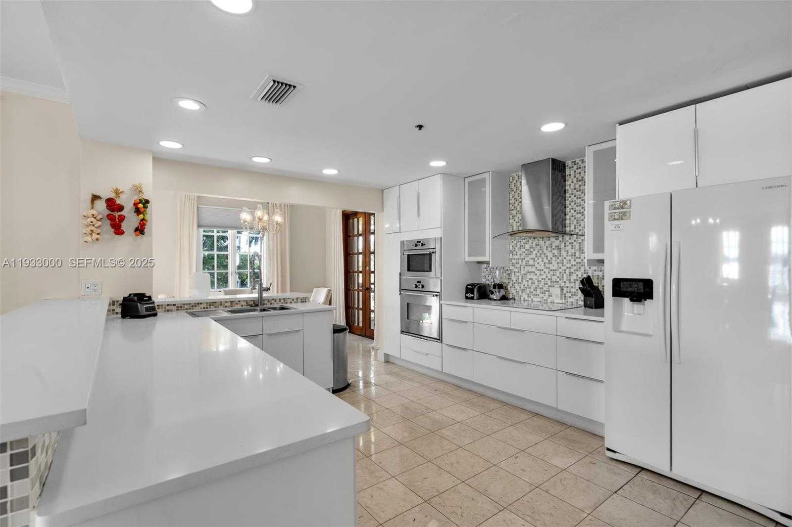 Small Image of 2124 FISHER ISLAND DR #2124, Miami Beach Number 12