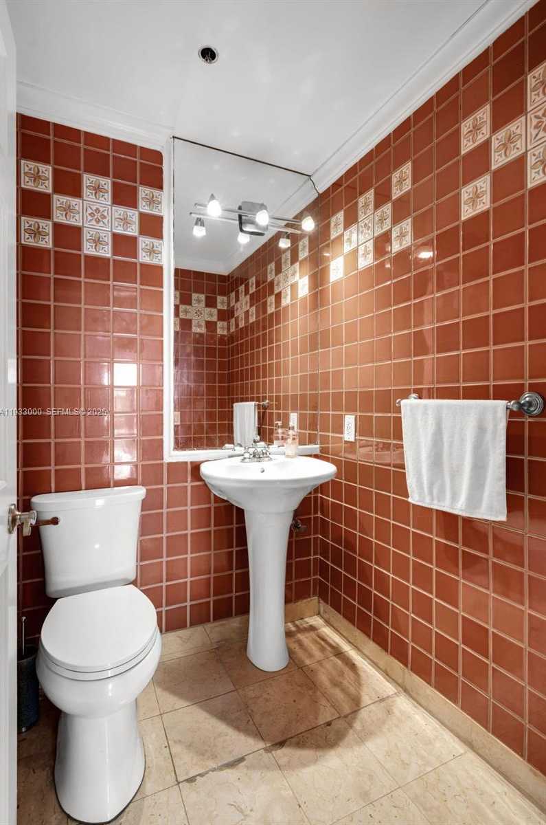 Small Image of 2124 FISHER ISLAND DR #2124, Miami Beach Number 23