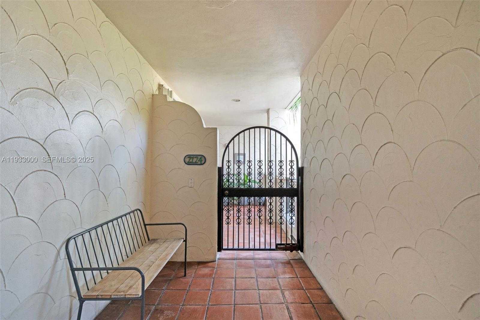 Small Image of 2124 FISHER ISLAND DR #2124, Miami Beach Number 3