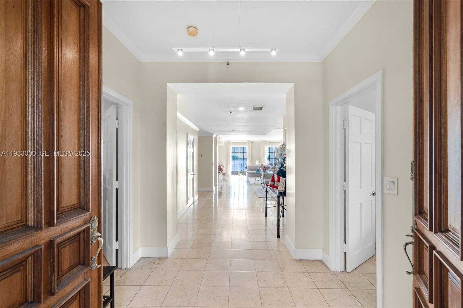 Small Image of 2124 FISHER ISLAND DR #2124, Miami Beach Number 5