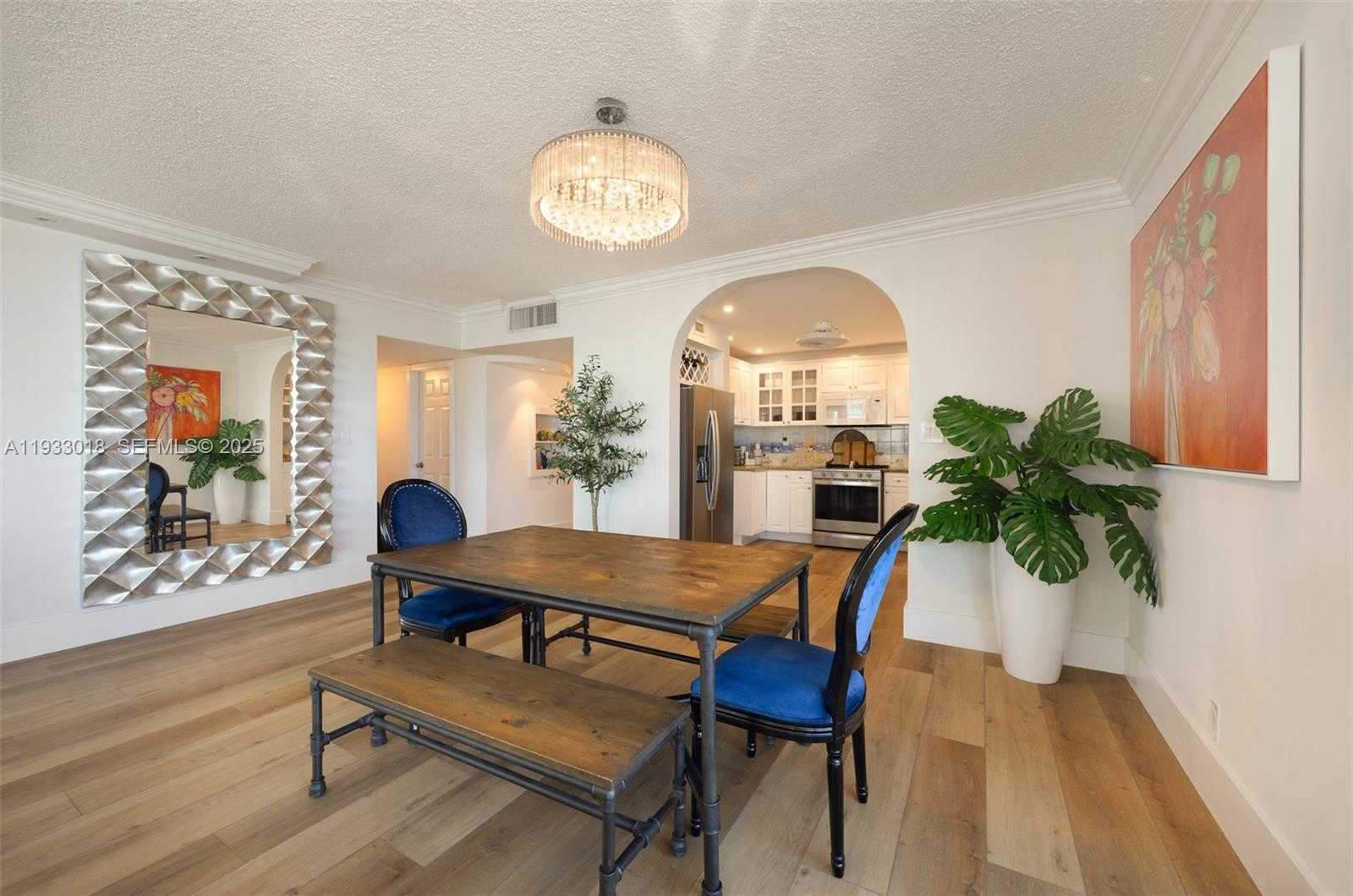 Small Image of 5401 COLLINS AVE #102, Miami Beach Number 10