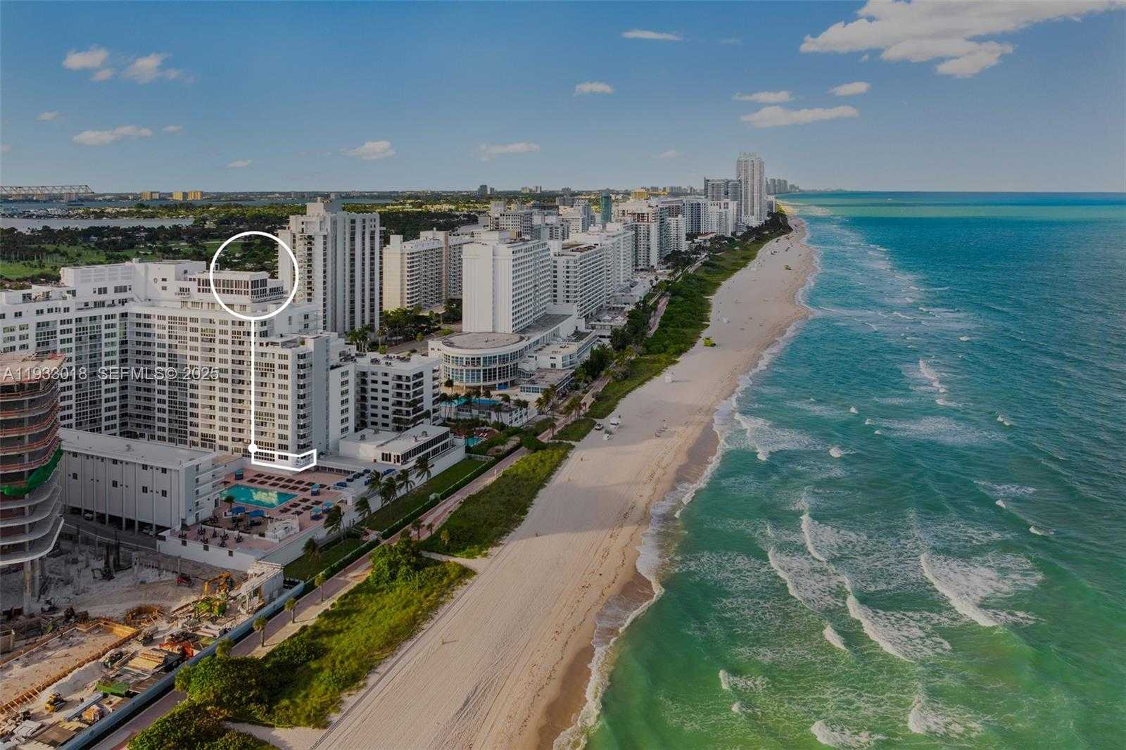 Small Image of 5401 COLLINS AVE #102, Miami Beach Number 2