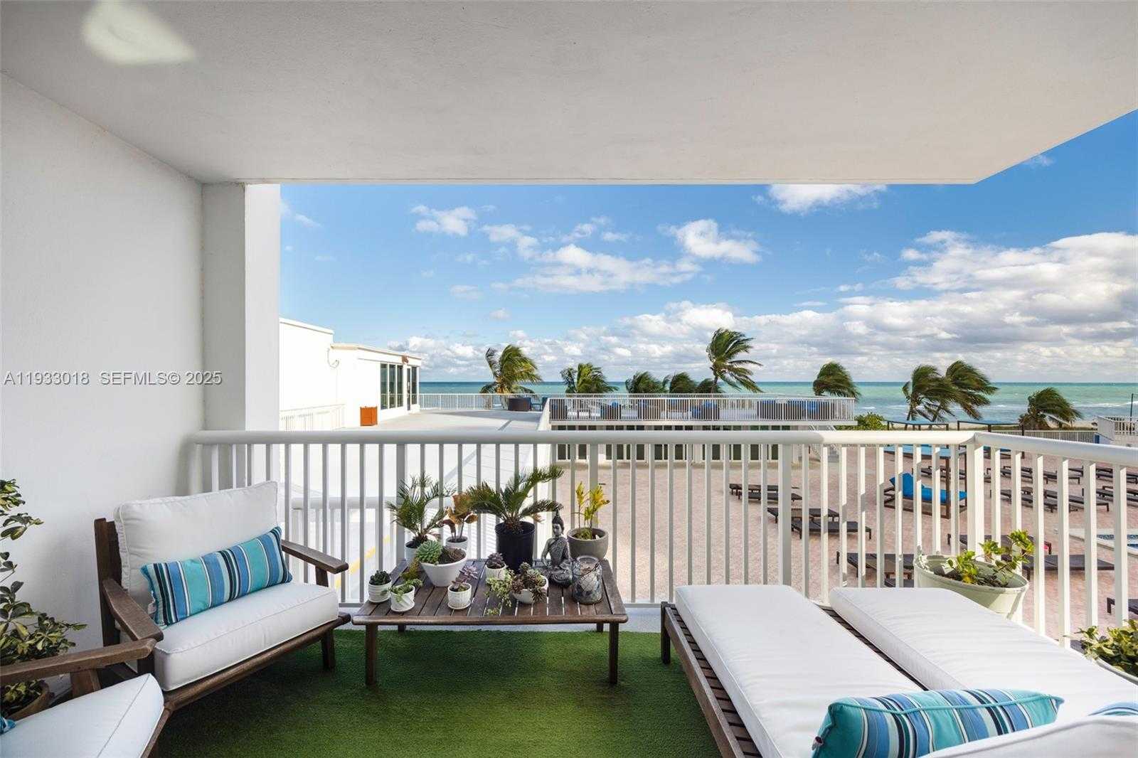 Small Image of 5401 COLLINS AVE #102, Miami Beach Number 24