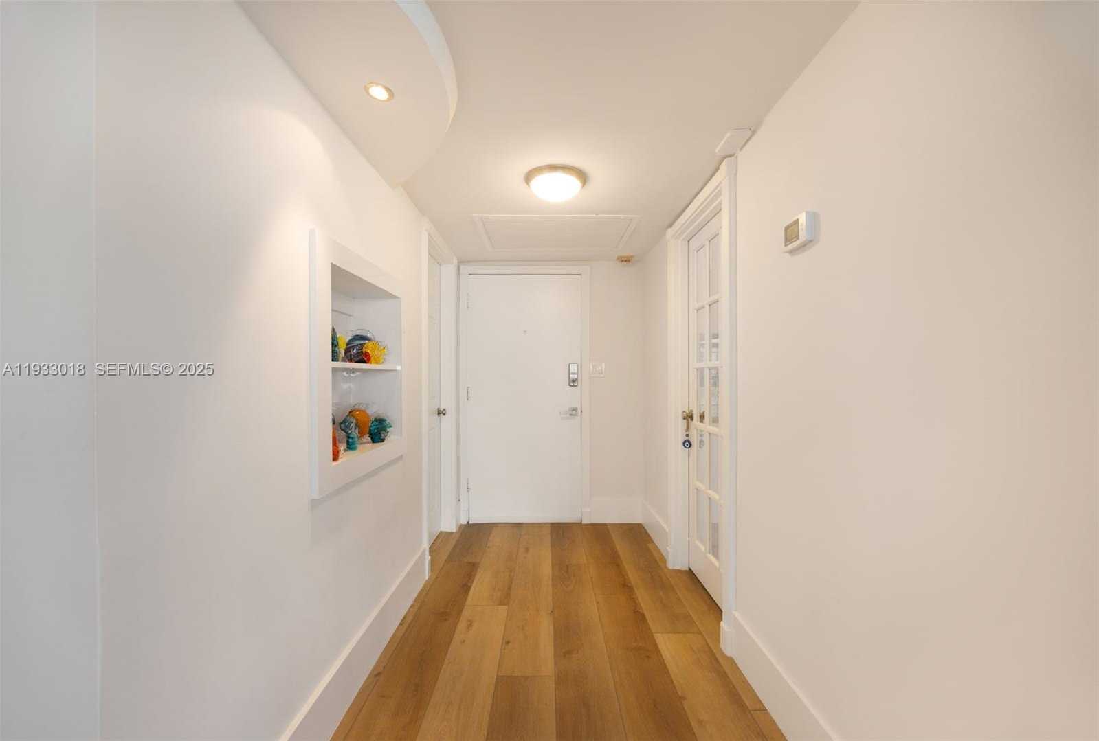 Small Image of 5401 COLLINS AVE #102, Miami Beach Number 3