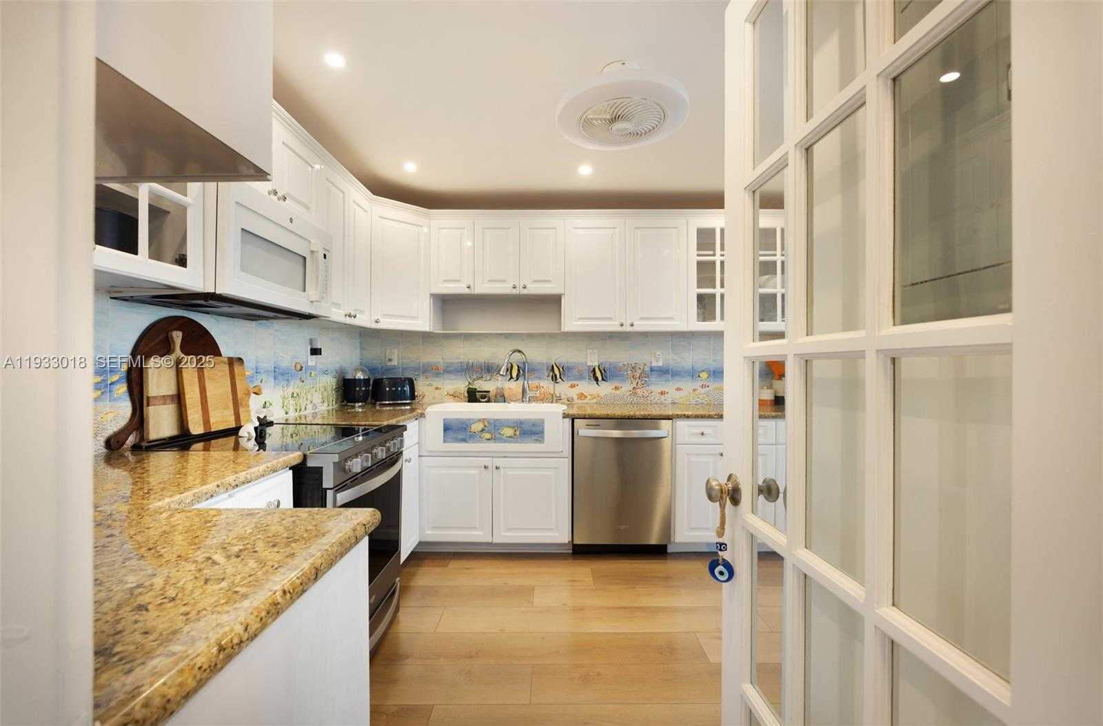 Small Image of 5401 COLLINS AVE #102, Miami Beach Number 7