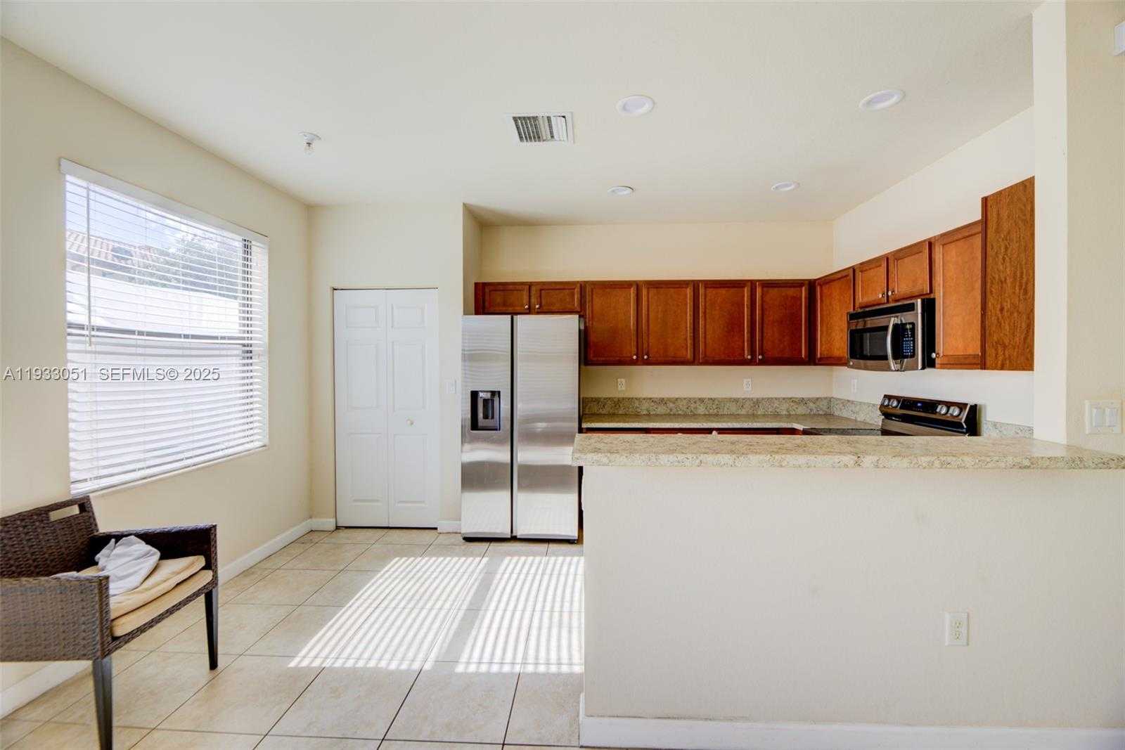 Small Image of 3316 WEST 91ST TER, Hialeah Number 17