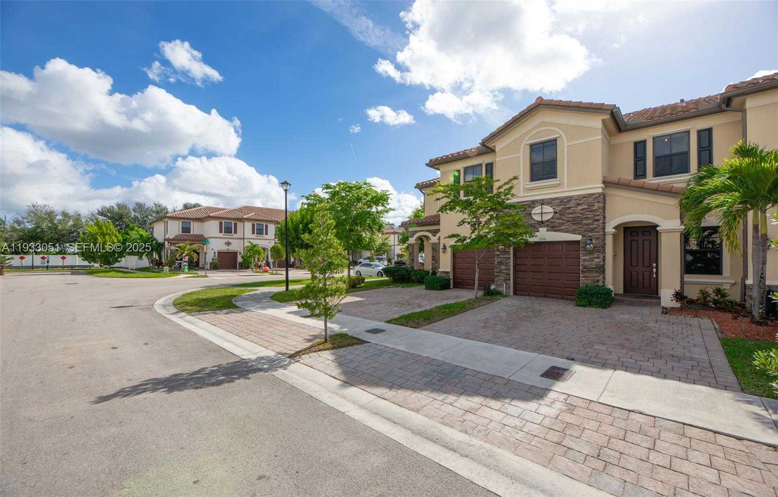 Small Image of 3316 WEST 91ST TER, Hialeah Number 3