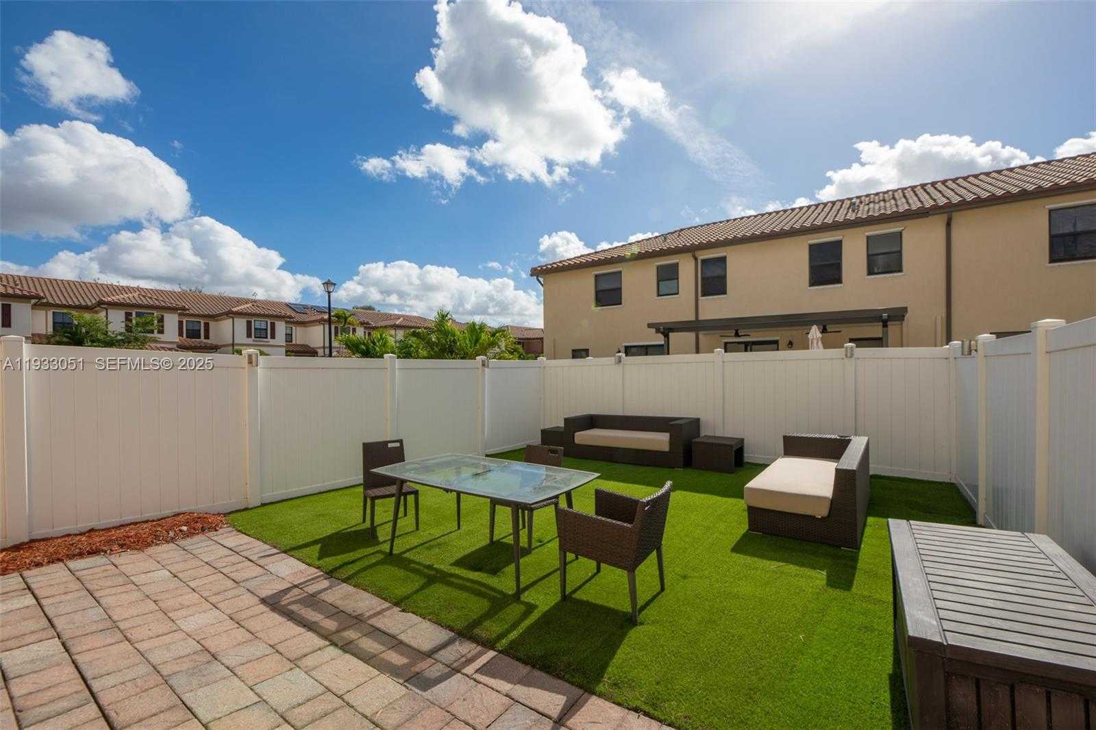 Small Image of 3316 WEST 91ST TER, Hialeah Number 35