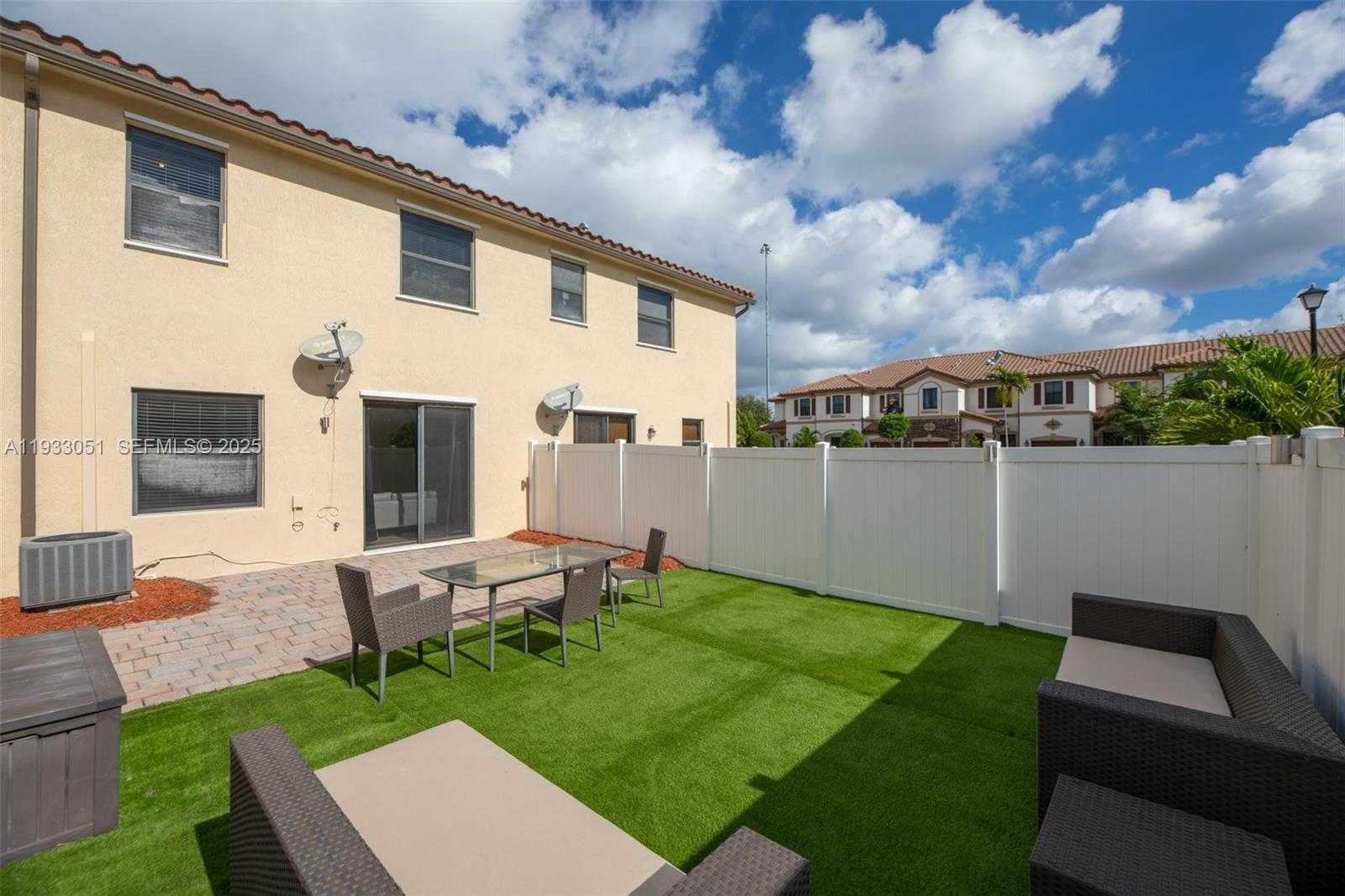 Small Image of 3316 WEST 91ST TER, Hialeah Number 36