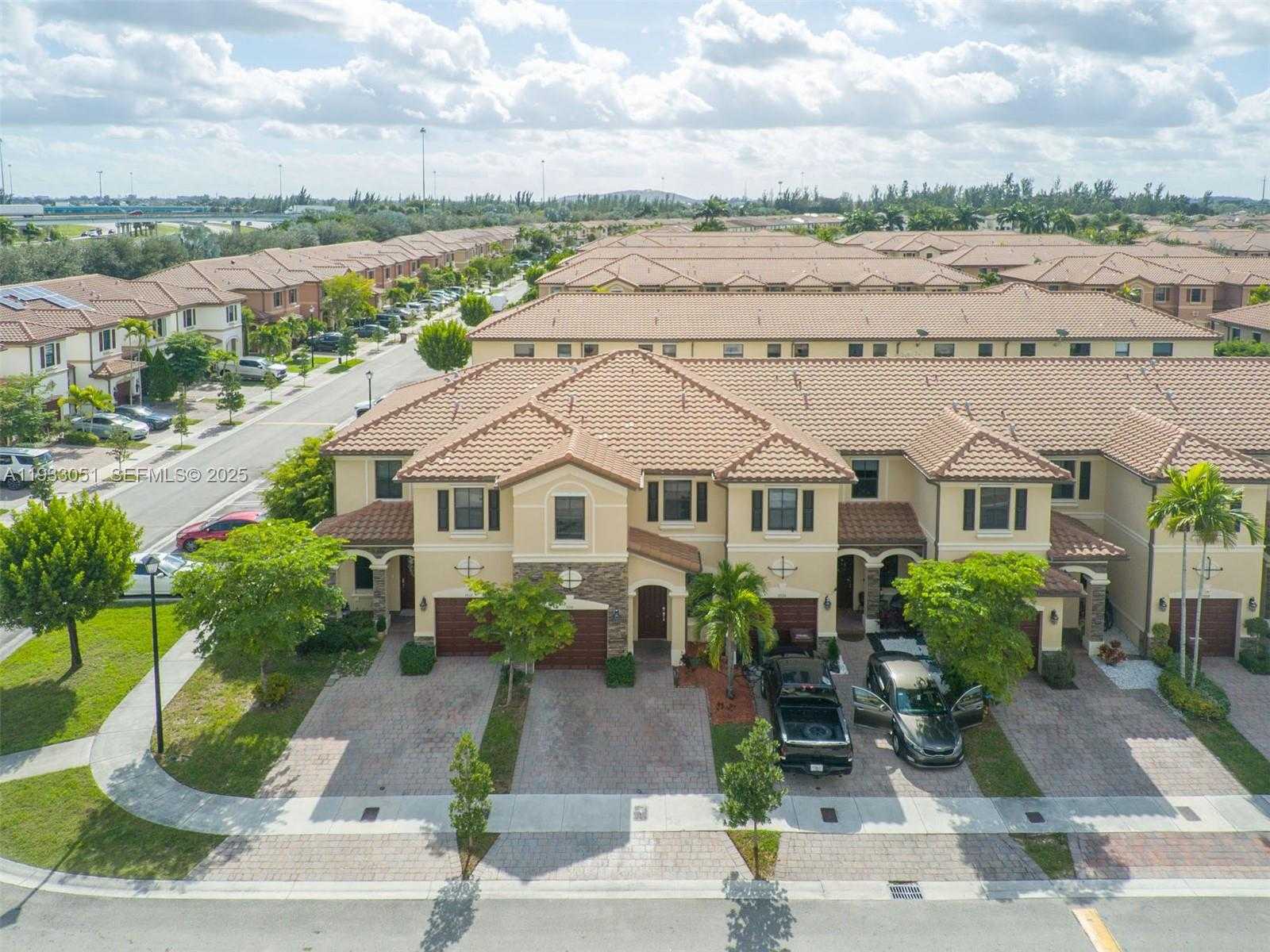 Small Image of 3316 WEST 91ST TER, Hialeah Number 4