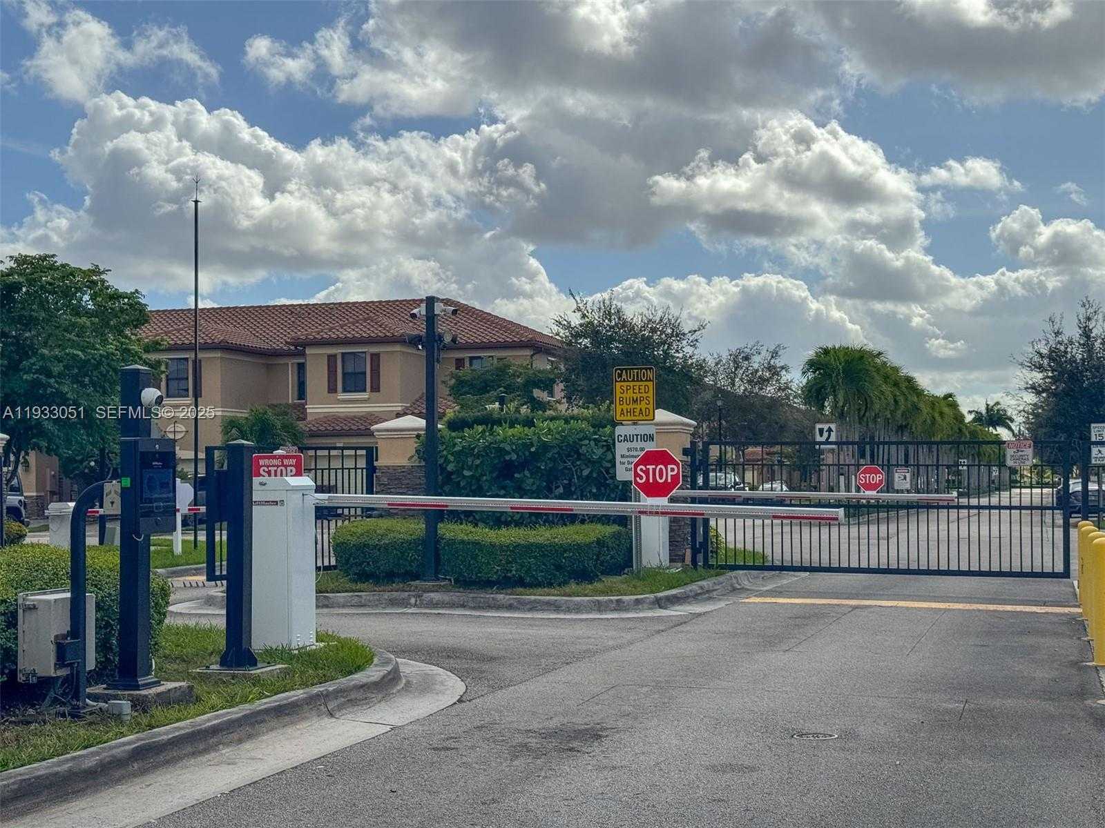 Small Image of 3316 WEST 91ST TER, Hialeah Number 40