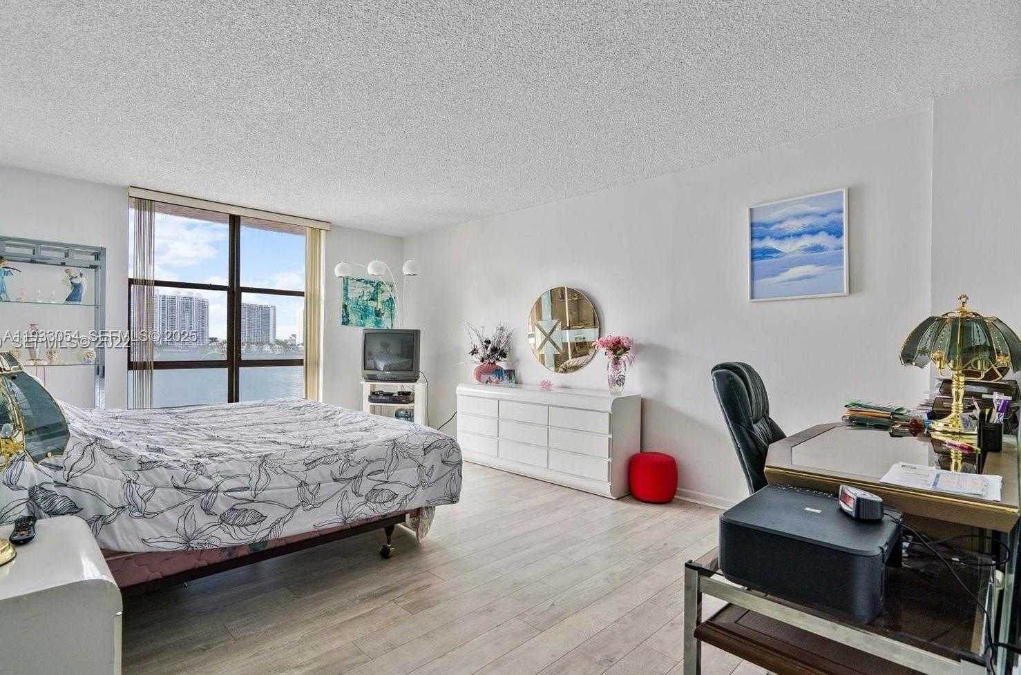 Small Image of 17500 NORTH BAY RD #S707, Sunny Isles Beach Number 8