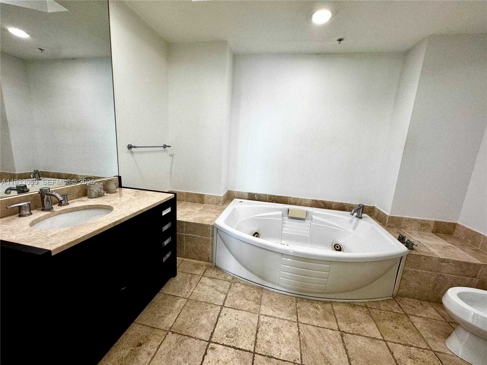 Small Image of 18201 COLLINS AVE #3308, Sunny Isles Beach Number 41