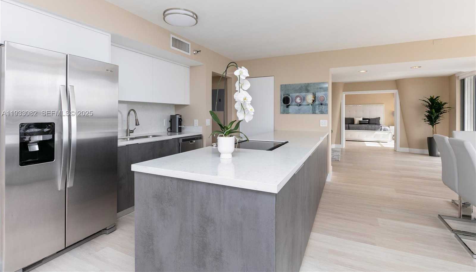 Small Image of 3500 MYSTIC POINTE DR #2603, Aventura Number 17