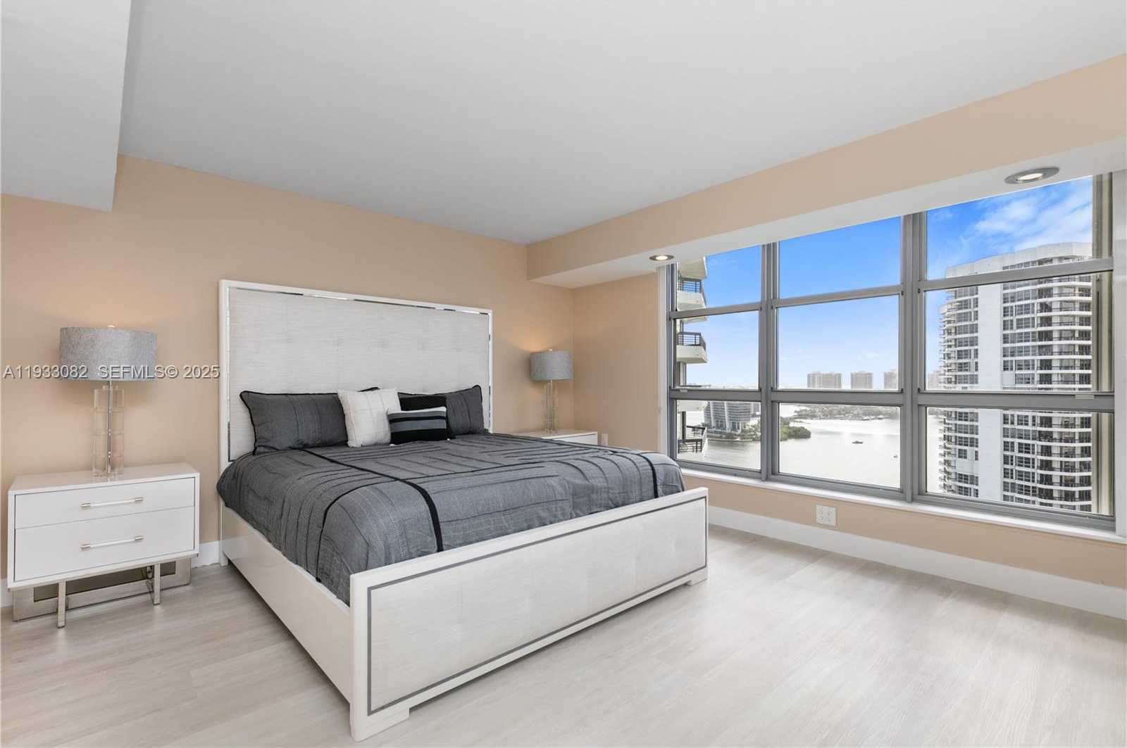 Small Image of 3500 MYSTIC POINTE DR #2603, Aventura Number 20