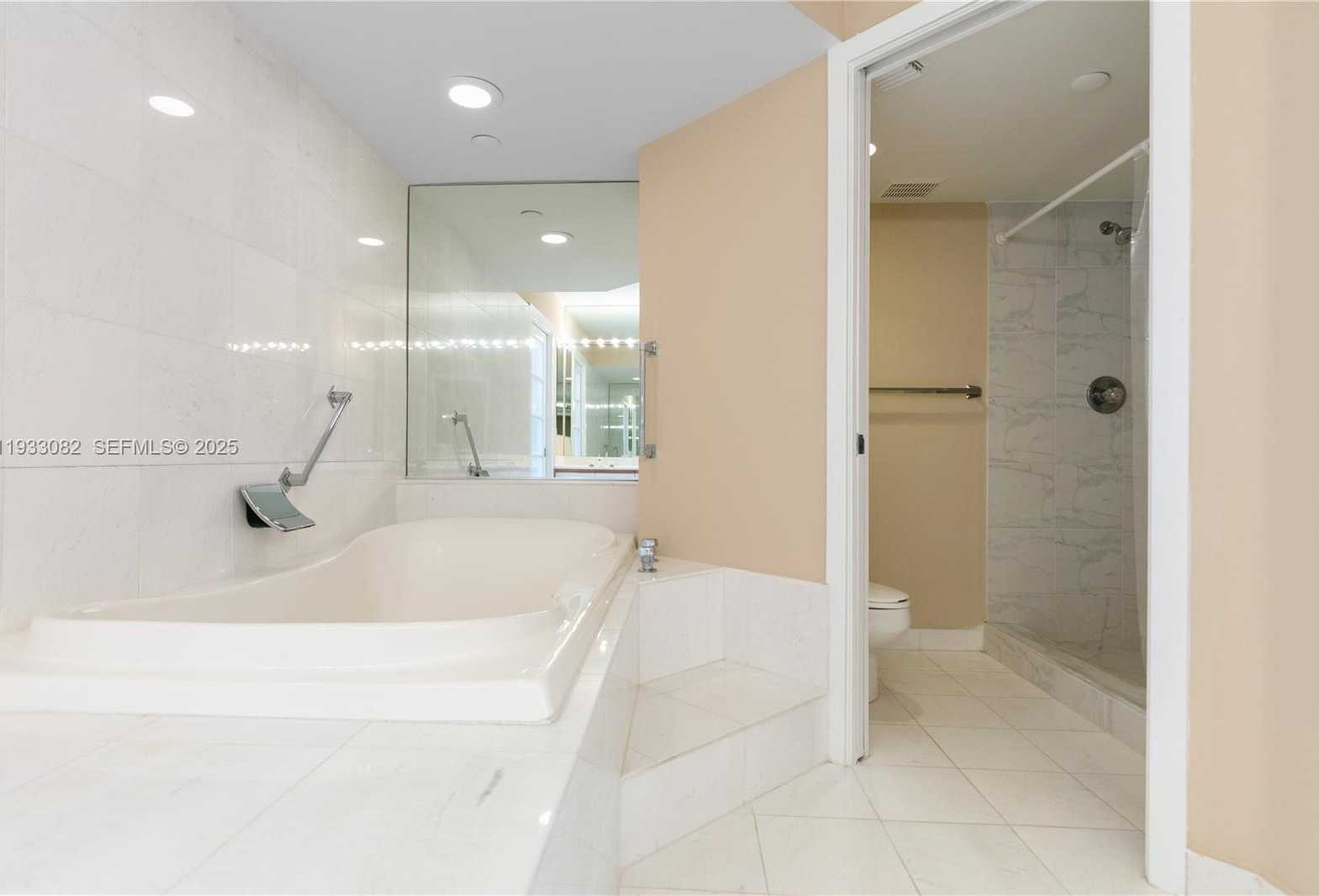 Small Image of 3500 MYSTIC POINTE DR #2603, Aventura Number 24