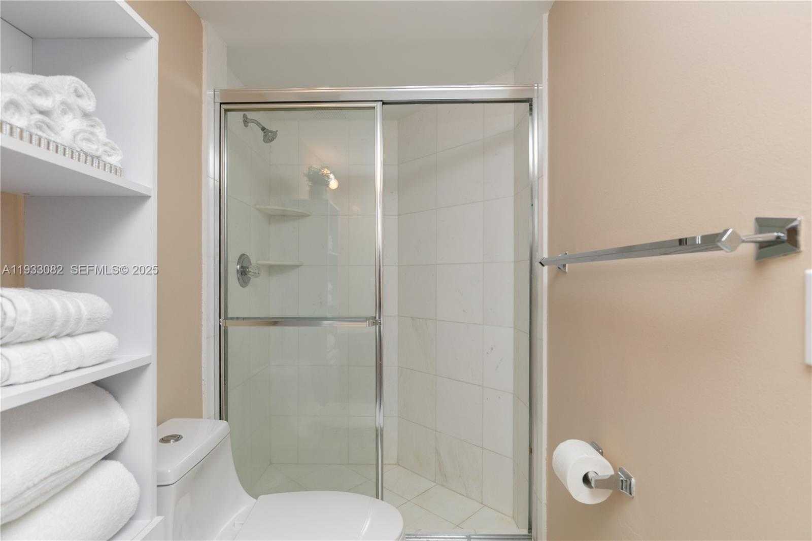 Small Image of 3500 MYSTIC POINTE DR #2603, Aventura Number 29