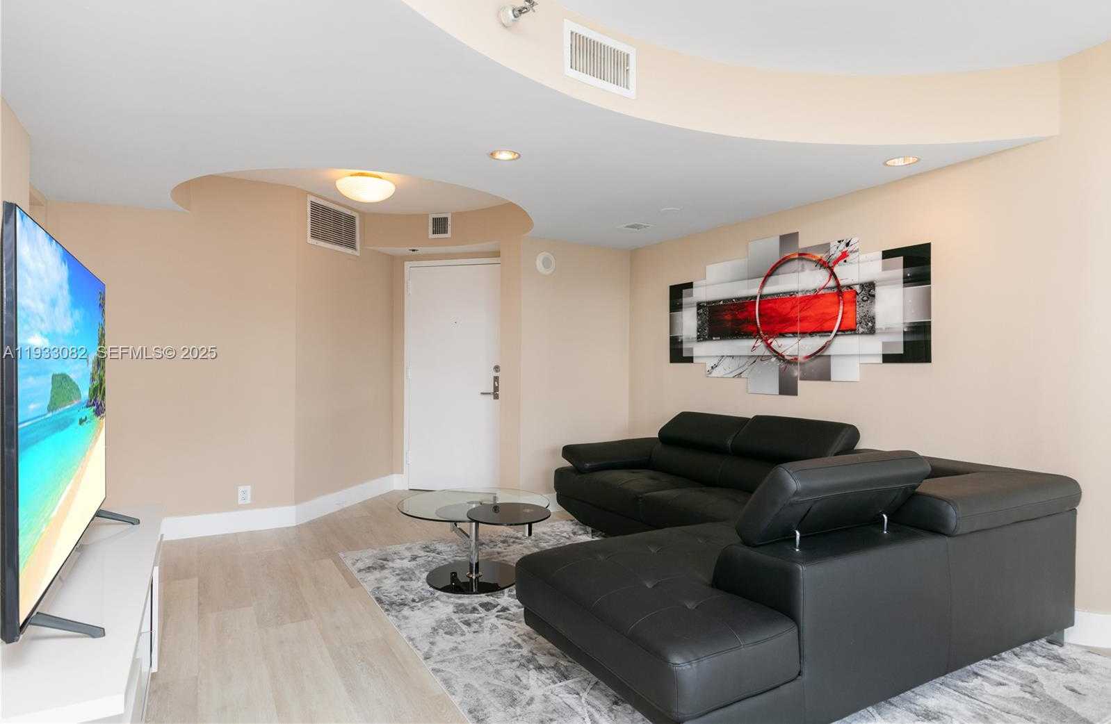 Small Image of 3500 MYSTIC POINTE DR #2603, Aventura Number 3